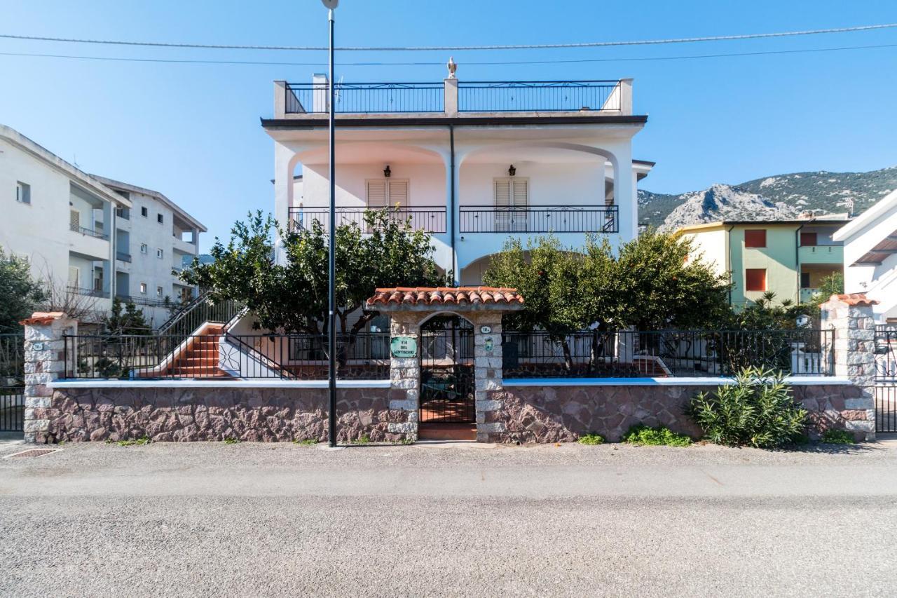 Suite Apartment La Punta Cala Gonone Exterior photo